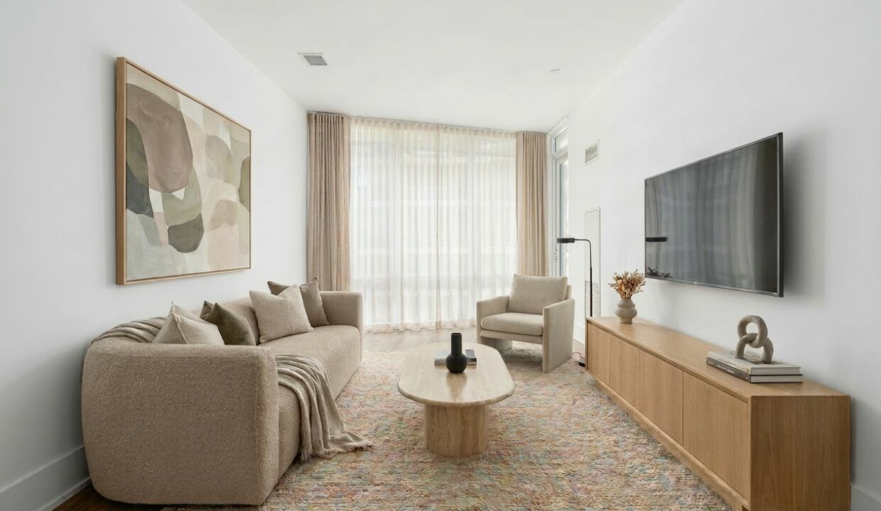 Virtual Staging 615-55 Merchants Wharf [Living]